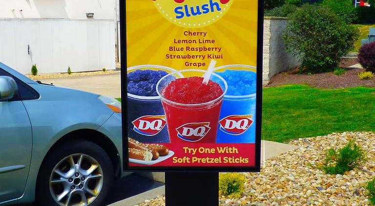 1x1-lcd-outdoor-monitor-digital-sigange-mobile-itsenclosures-viewstation