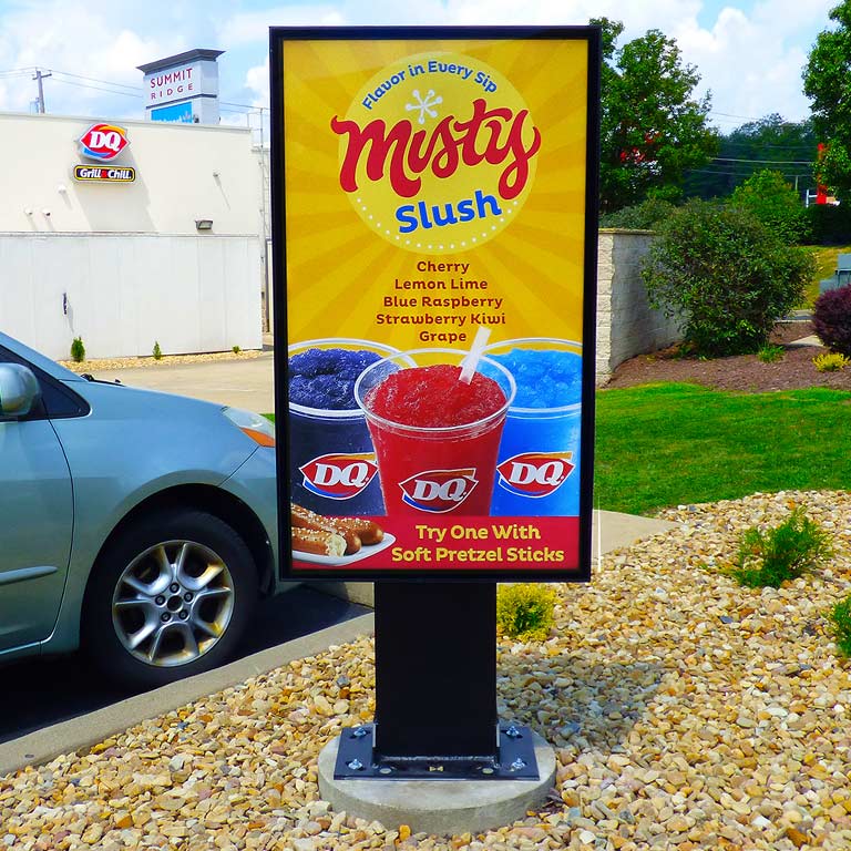 1x1-lcd-outdoor-monitor-digital-sigange-mobile-itsenclosures-viewstation