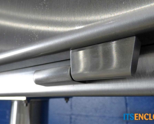 IO352813-4X-Monitor-Enclosure-Operator-hinge-IceStation-ITSENCLOSURES